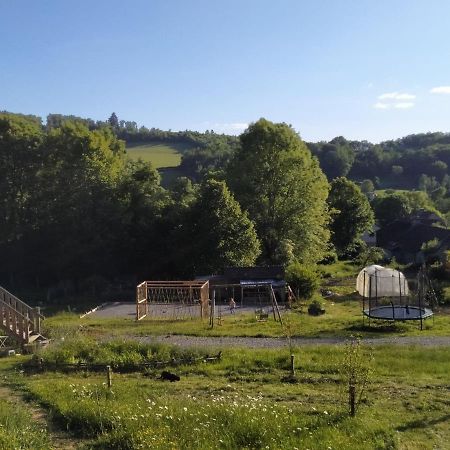Carazen , Caravane Chauffee Saint-Sylvain-Bellegarde Екстериор снимка