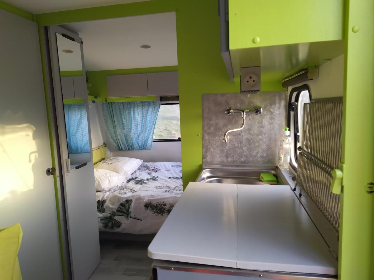 Carazen , Caravane Chauffee Saint-Sylvain-Bellegarde Екстериор снимка